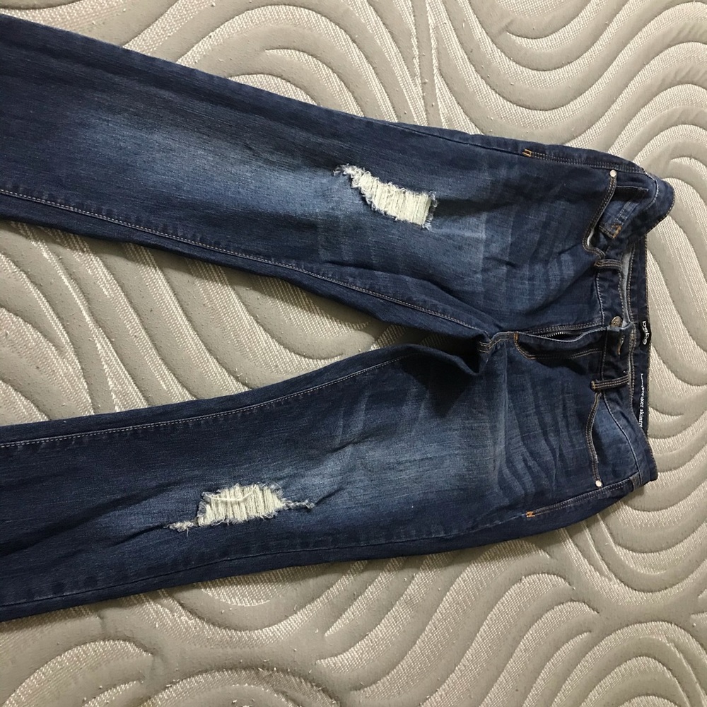 BEBE HEARTBREAKER SKINNY JEANS